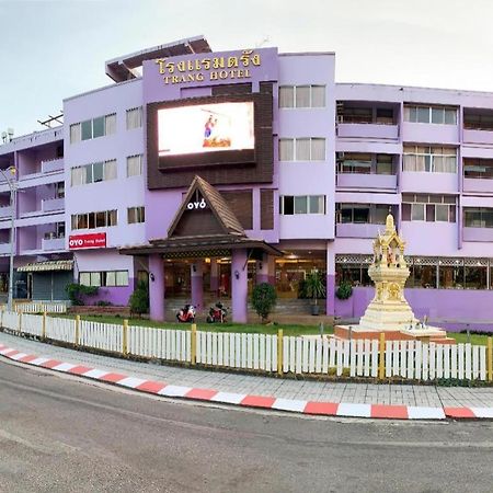Oyo 565 Trang Hotel Eksteriør billede
