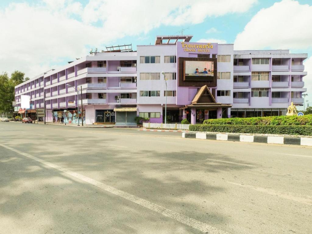 Oyo 565 Trang Hotel Eksteriør billede