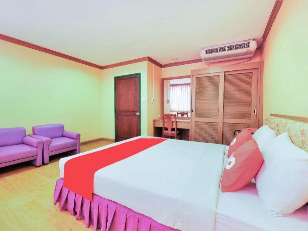 Oyo 565 Trang Hotel Eksteriør billede