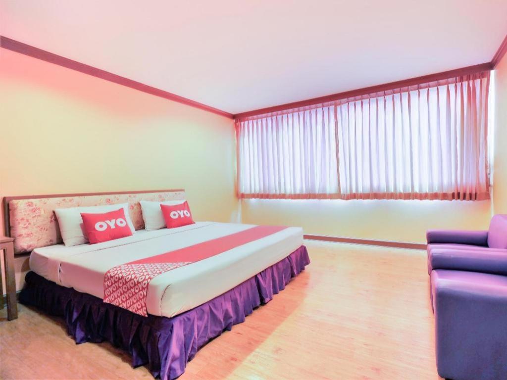 Oyo 565 Trang Hotel Eksteriør billede