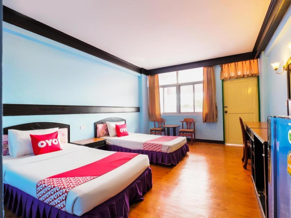 Oyo 565 Trang Hotel Eksteriør billede