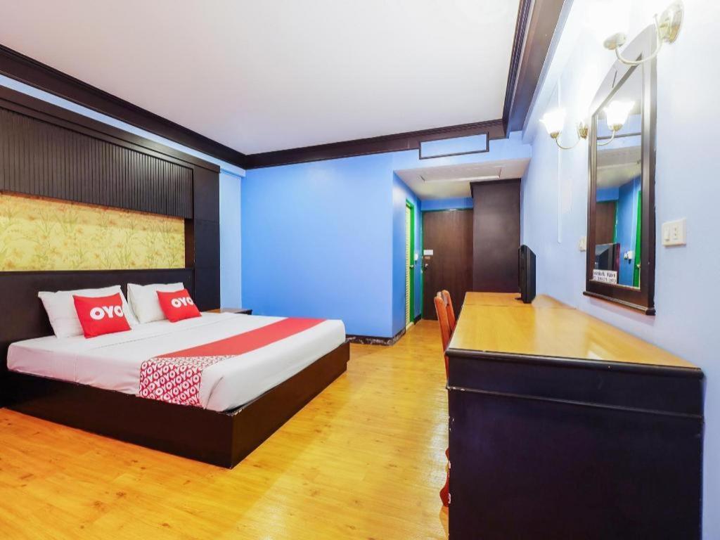Oyo 565 Trang Hotel Eksteriør billede