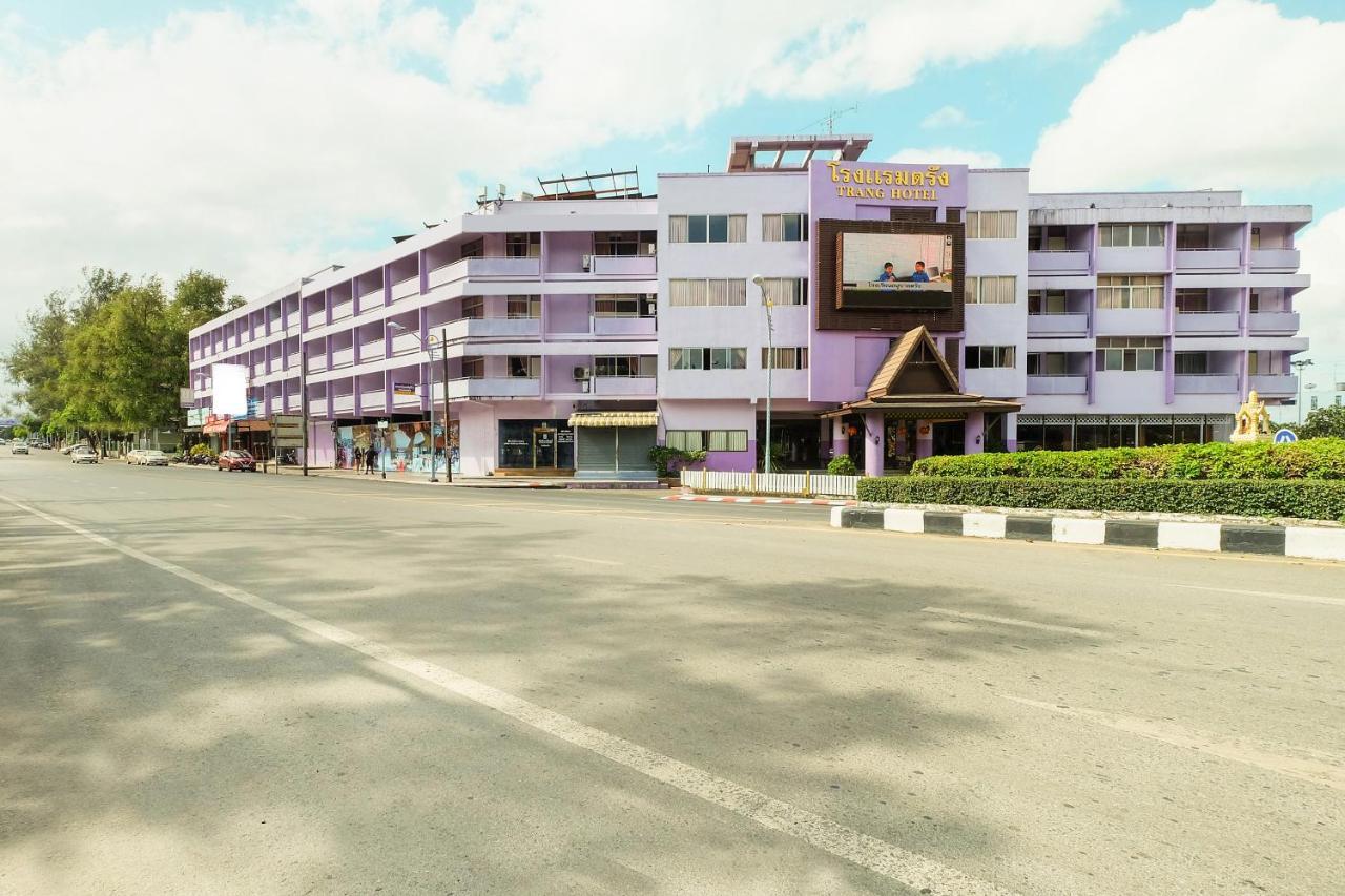 Oyo 565 Trang Hotel Eksteriør billede