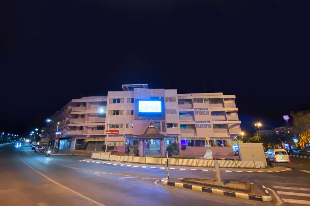 Oyo 565 Trang Hotel Eksteriør billede